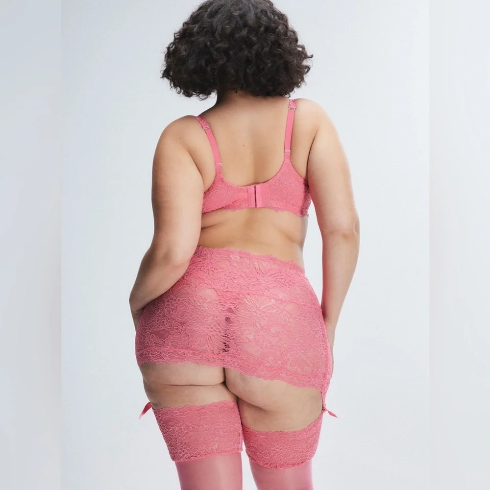 Savage X Fenty ROMANTIC CORDED LACE GARTER SKIRT in Acacia Pink Plus Size
